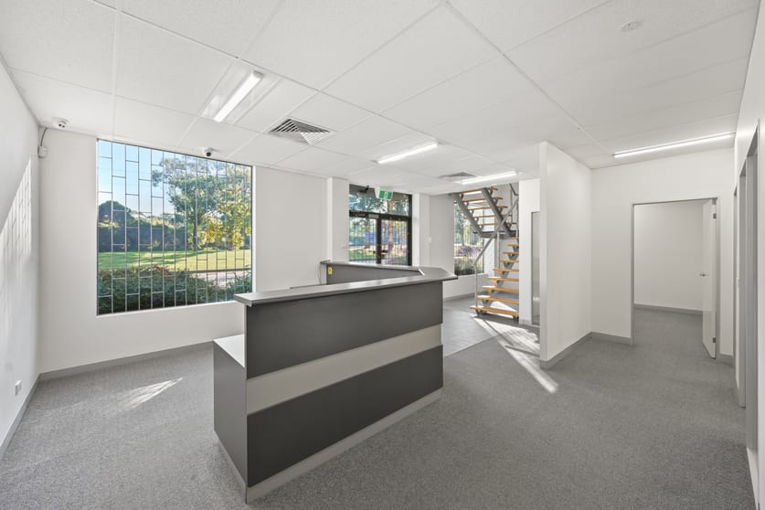 Click to view all images 5/2 Fiveways Boulevard Keysborough VIC 3173 - Image 2
