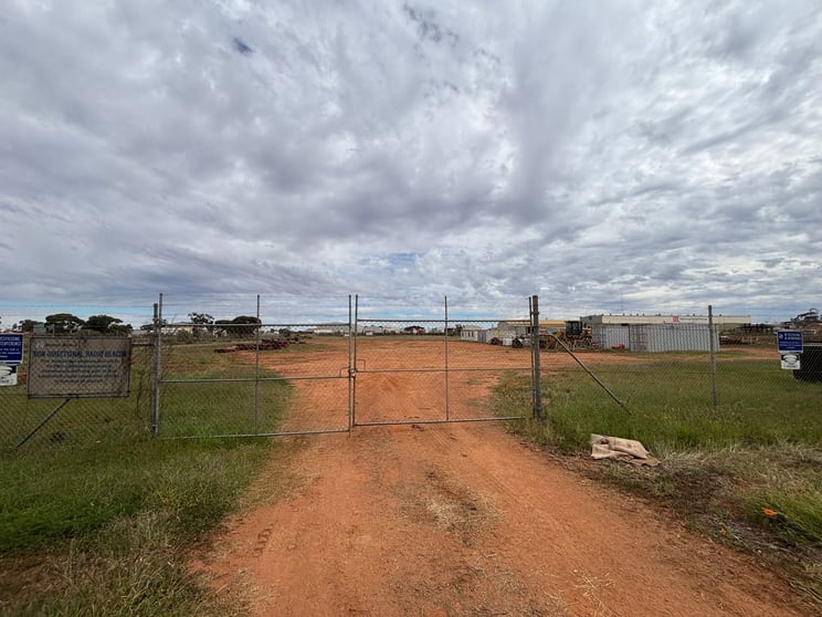 Click to view all images 14 Hunter Street West Kalgoorlie WA 6430 - Image 1