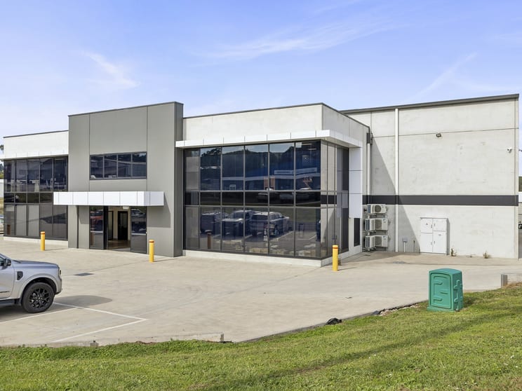 Click to view all images 21 Sanders Street Korumburra VIC 3950 - Image 3