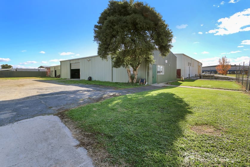 Click to view all images 4 Moulder Court Wodonga VIC 3690 - Image 1