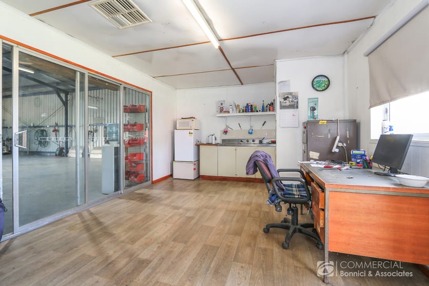 Click to view all images 4 Moulder Court Wodonga VIC 3690 - Image 3