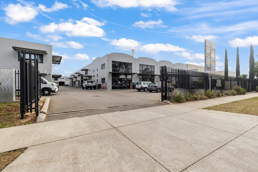 Click to view all images 8/52-54 Kent Street Cannington WA 6107 - Image 1
