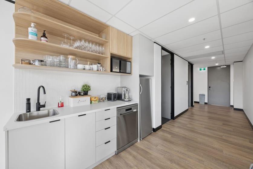 Click to view all images Suite 260/44 Constitution Avenue Parkes ACT 2600 - Image 2