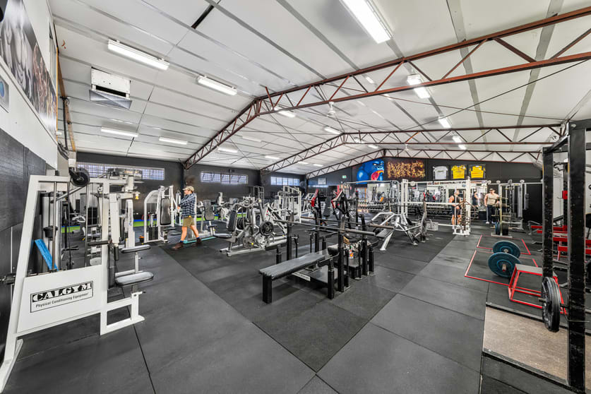 Click to view all images 44-46 Railway Terrace Lota QLD 4179 - Image 3