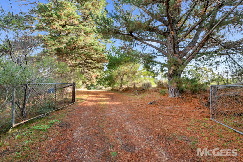 234 & 1325 Silver Lake Road Mylor SA 5153 - Image 3