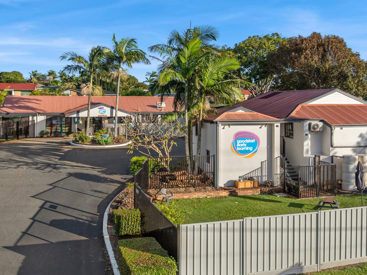 Click to view all images 118-120 Olsen Avenue Labrador QLD 4215 - Image 1