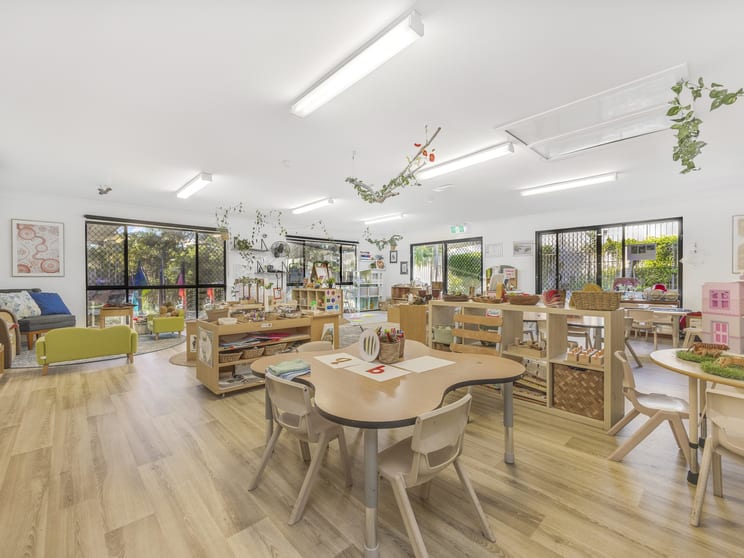 Click to view all images 118-120 Olsen Avenue Labrador QLD 4215 - Image 3