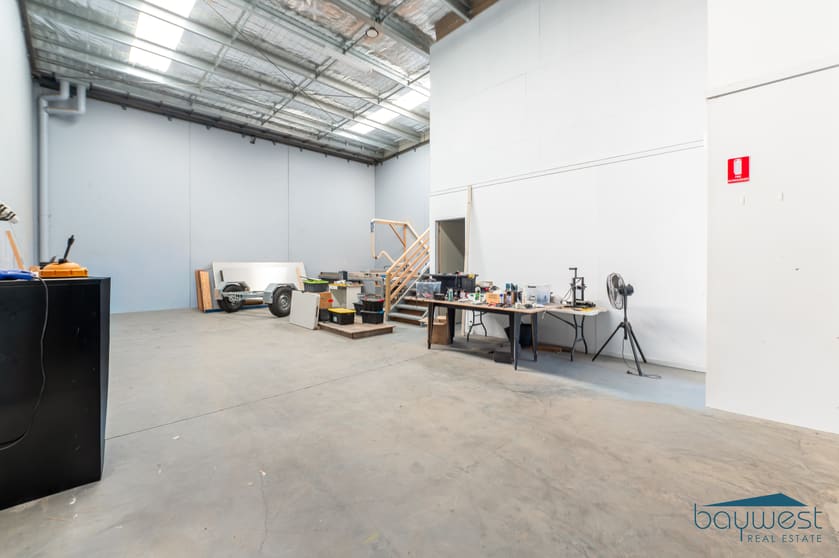 9/1921 Frankston Flinders Road Hastings VIC 3915 - Image 2