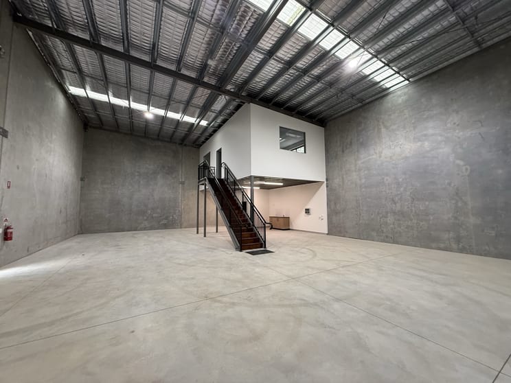 Click to view all images 4/109 Hub Crescent Heathwood QLD 4110 - Image 2