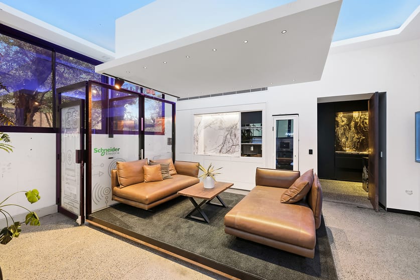 Click to view all images 1/10 Wattle Road Brookvale NSW 2100 - Image 3