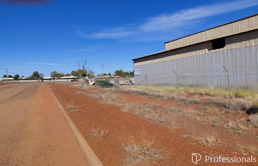 Click to view all images 31 Railway Street Meekatharra WA 6642 - Image 2