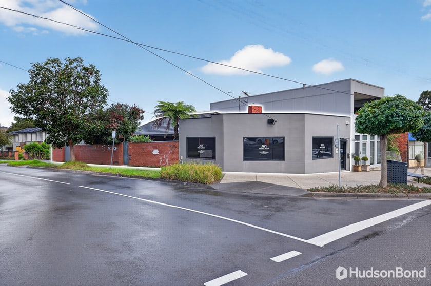 Click to view all images 11 Windsor Avenue Mount Waverley VIC 3149 - Image 1