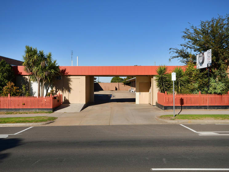 Click to view all images 49 Main Street Bairnsdale VIC 3875 - Image 1