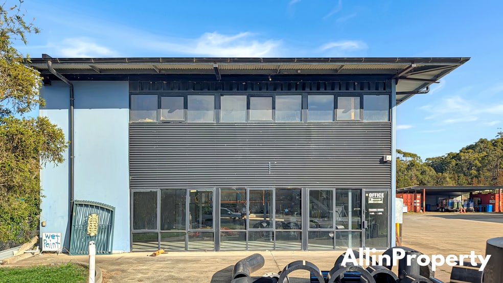 Click to view all images 1/8 Flood Avenue Sussex Inlet NSW 2540 - Image 3