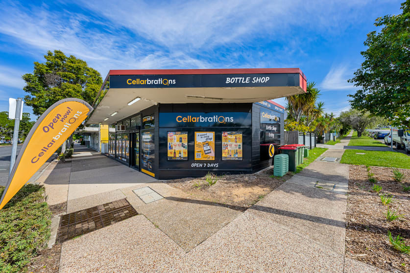 325 Oxley Avenue Margate QLD 4019 - Image 2