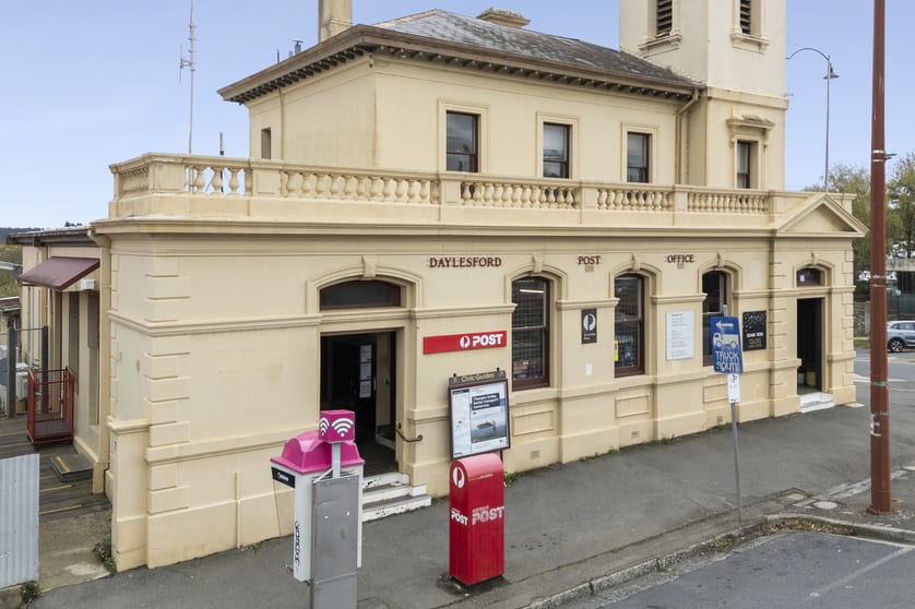Click to view all images 86 Vincent Street Daylesford VIC 3460 - Image 3