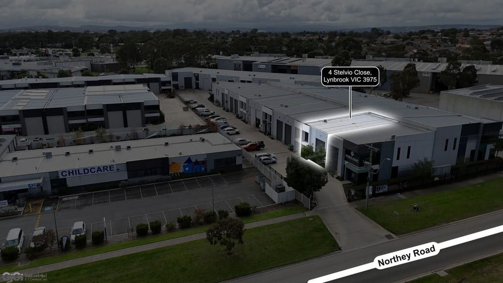 Click to view all images 4 Stelvio Close Lynbrook VIC 3975 - Image 3