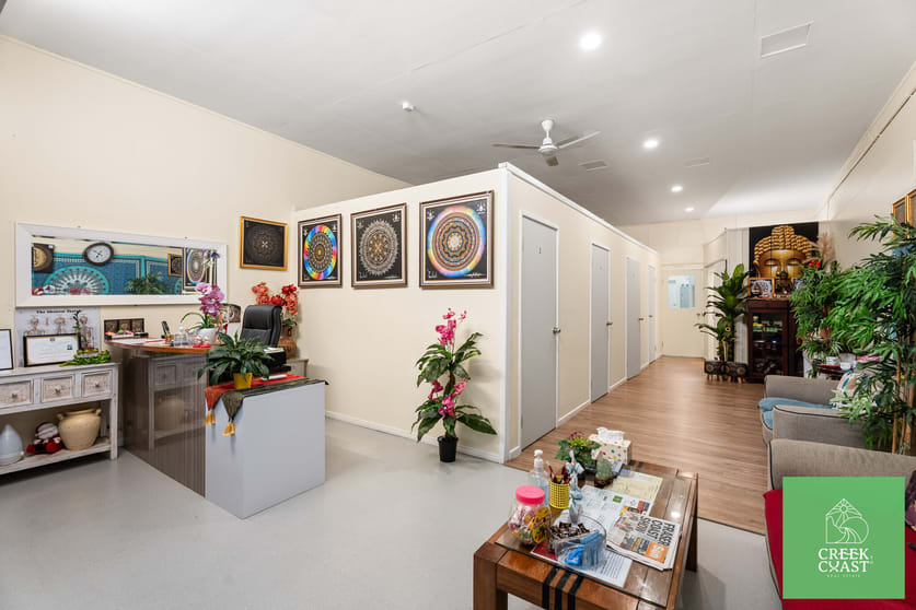 Click to view all images 157 Adelaide Street Maryborough QLD 4650 - Image 3