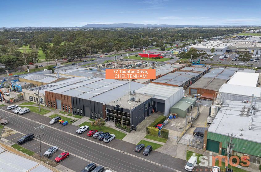 Click to view all images 77 Taunton Drive Cheltenham VIC 3192 - Image 3