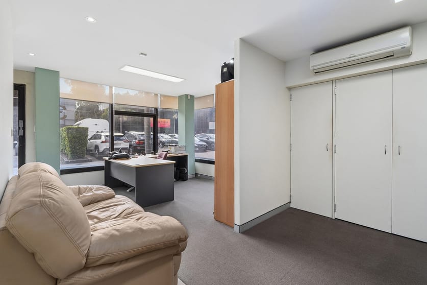 Click to view all images 3/3 Vuko Place Warriewood NSW 2102 - Image 2