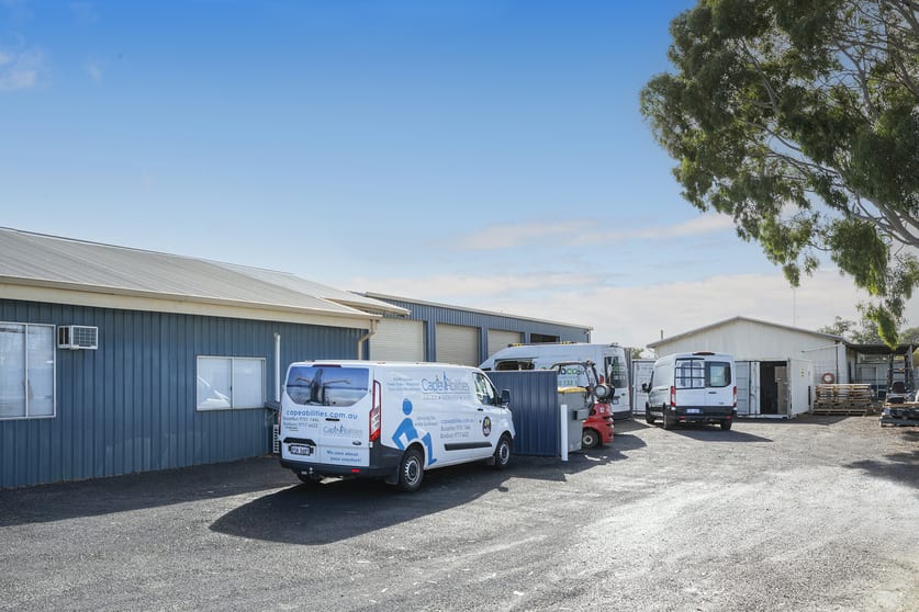 Click to view all images 15 Neville Street Busselton WA 6280 - Image 3