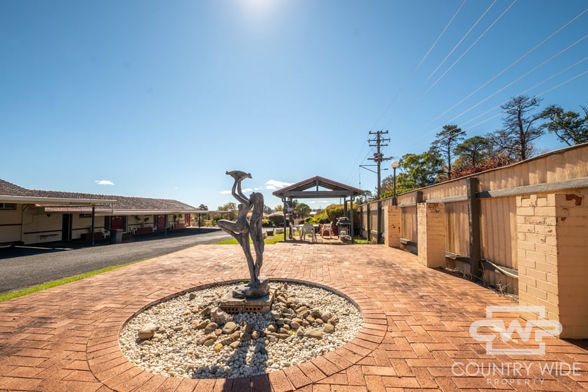 Click to view all images 9981 New England Highway Glen Innes NSW 2370 - Image 3