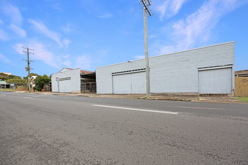 Click to view all images 16 Bramston Street Gladstone Central QLD 4680 - Image 3