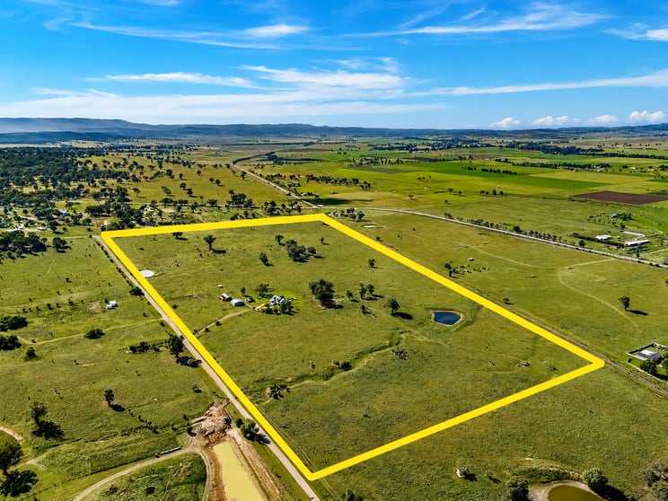 Click to view all images 184 Almond Street Denman NSW 2328 - Image 2