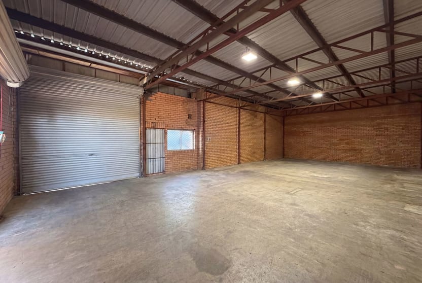 Click to view all images 3&4/7 Commerce Avenue Warana QLD 4575 - Image 3