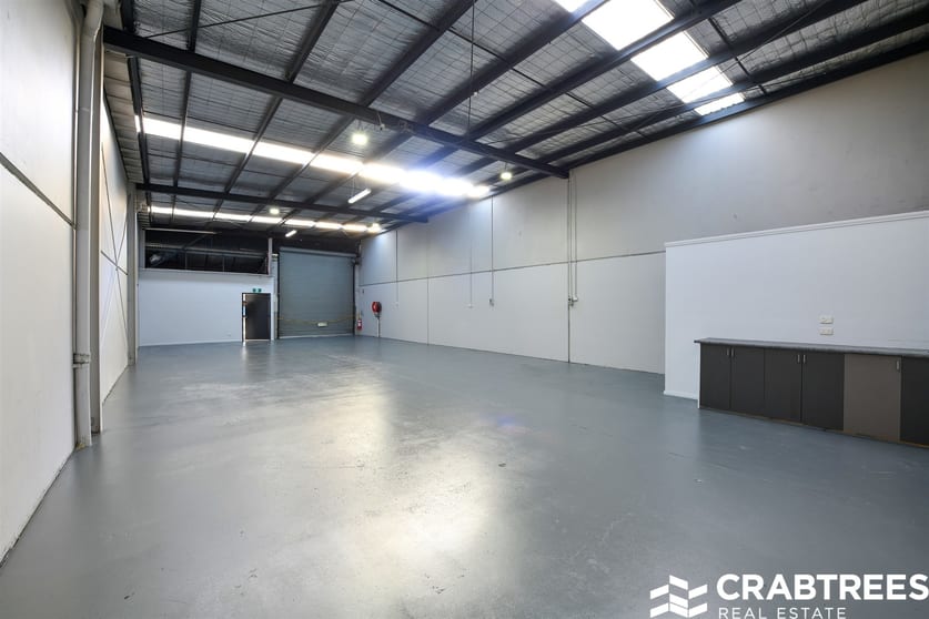 Click to view all images 36 Cumberland Drive Seaford VIC 3198 - Image 2