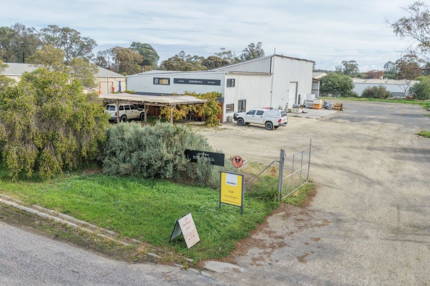 Click to view all images 118 Punt Road Barham NSW 2732 - Image 2