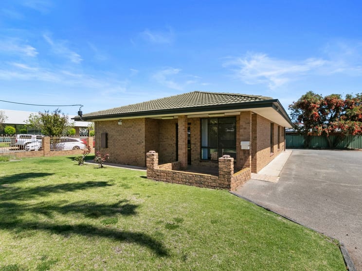 Click to view all images 99-101 Dyson Road Christies Beach SA 5165 - Image 3