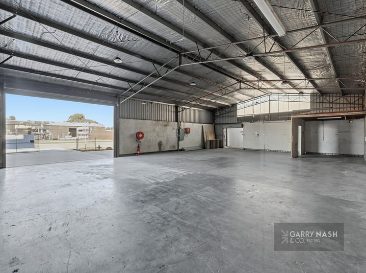 Click to view all images 2 Newman Street Wangaratta VIC 3677 - Image 2