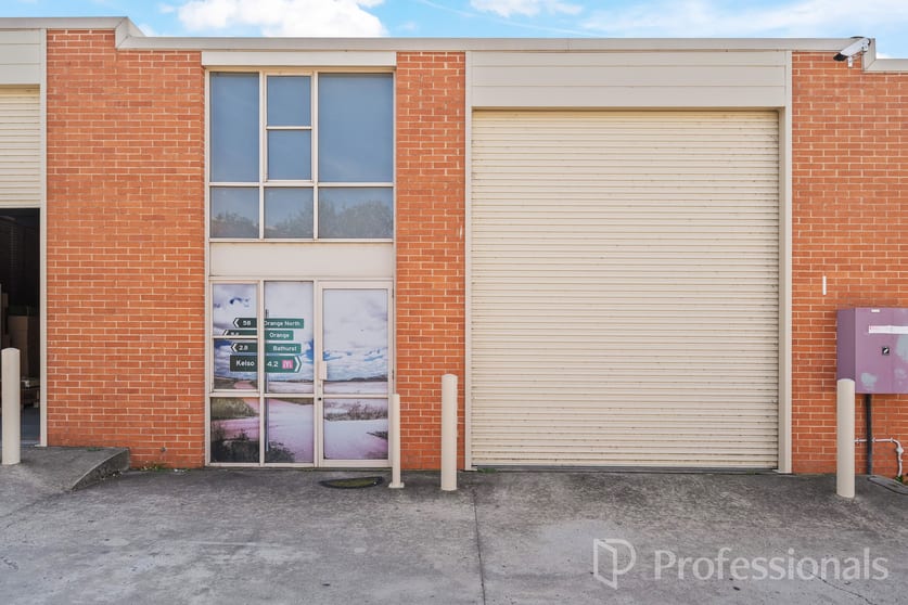 12/2 Vale Road South Bathurst NSW 2795 - Image 1