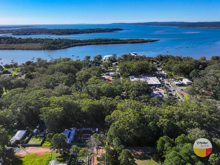 Click to view all images 12 Nicholas Street Russell Island QLD 4184 - Image 2