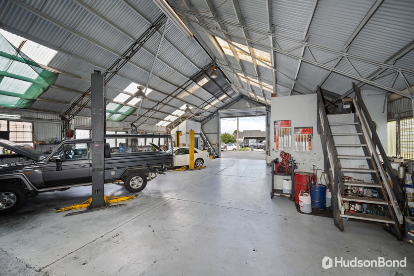 Click to view all images 42 Fraser Street Airport West VIC 3042 - Image 3