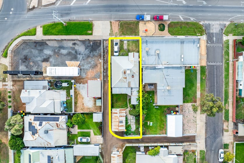 Click to view all images 75 Seventh Street Mildura VIC 3500 - Image 2