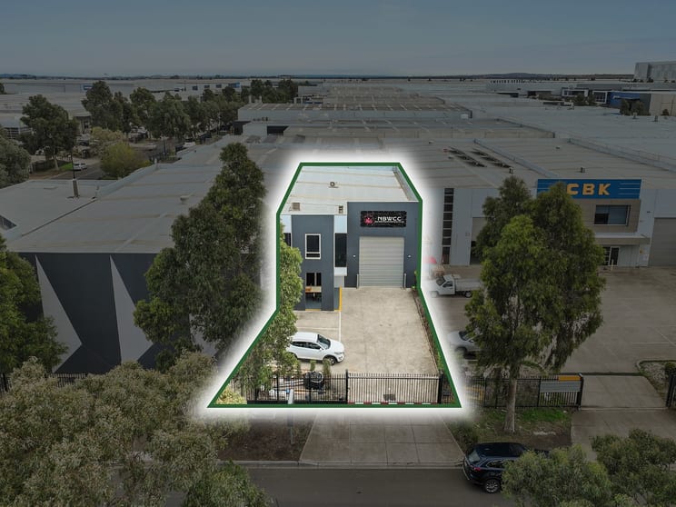Click to view all images 31 Saintly Drive Truganina VIC 3029 - Image 2