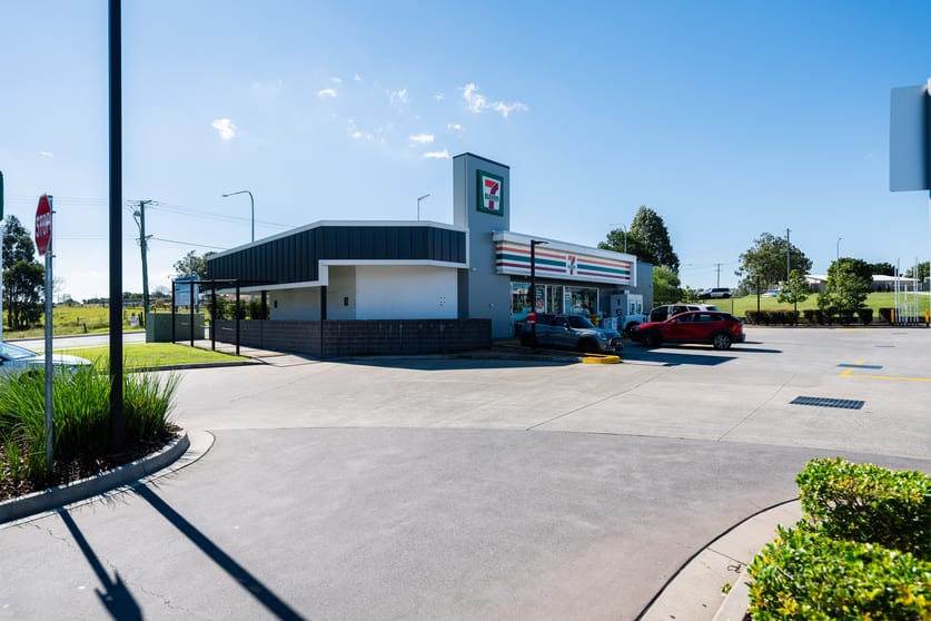 Click to view all images 195 Graham Road Morayfield QLD 4506 - Image 2