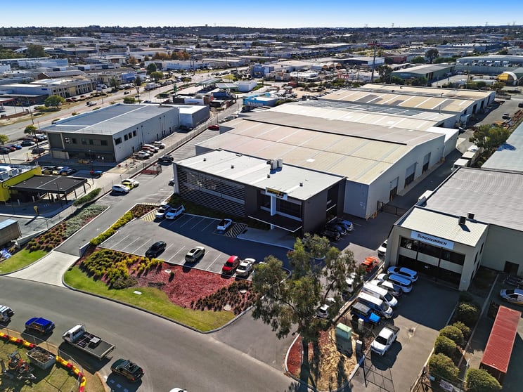 Click to view all images 376 Victoria Road Malaga WA 6090 - Image 1