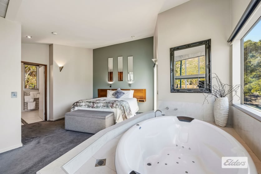 Click to view all images 44 Valley Drive Halls Gap VIC 3381 - Image 3