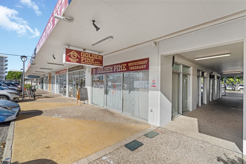 Click to view all images 13/2 Eighth Avenue Palm Beach QLD 4221 - Image 3