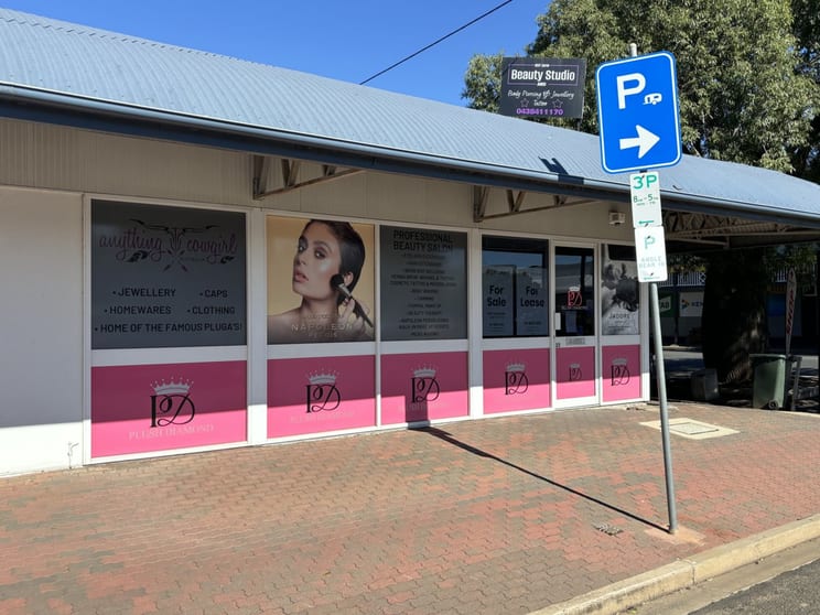 Click to view all images 22E Bowen Street Roma QLD 4455 - Image 2