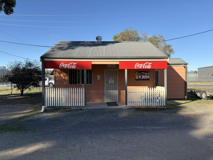 Click to view all images 9 Stockwell Road Jindera NSW 2642 - Image 2
