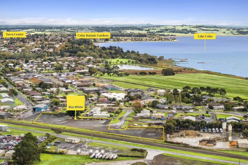 Click to view all images 30 Clark Street Colac East VIC 3250 - Image 2