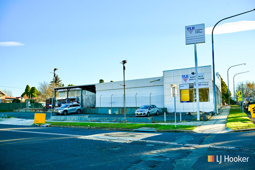 Click to view all images 307 Main Street Lithgow NSW 2790 - Image 2