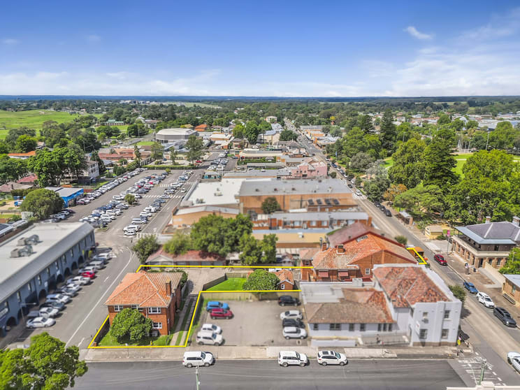 Click to view all images 233 Windsor Street & 14 West Market Street Richmond NSW 2753 - Image 3