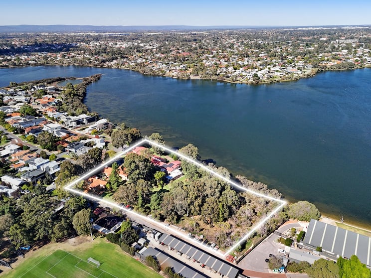 Click to view all images 51-53 Redmond Street Salter Point WA 6152 - Image 3