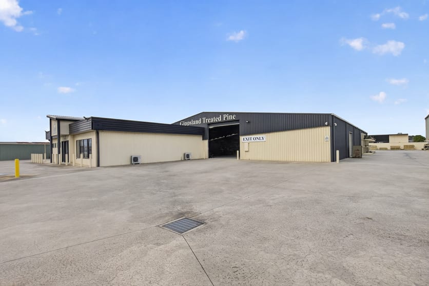Click to view all images 6 Kirwin Road Morwell VIC 3840 - Image 2
