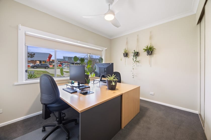 586 East Street East Albury NSW 2640 - Image 2
